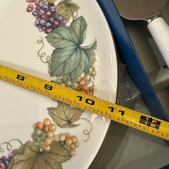 Royal Worcester England Vintage Vine Harvest Cake Plate &‎ Slicer Set NEW RARE